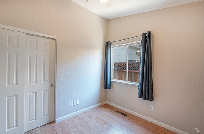 Building Photo - 943 Foothill Dr