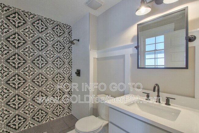 Building Photo - 3025 Blackwood Dr