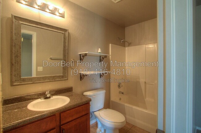 Building Photo - 5717 N 34th St