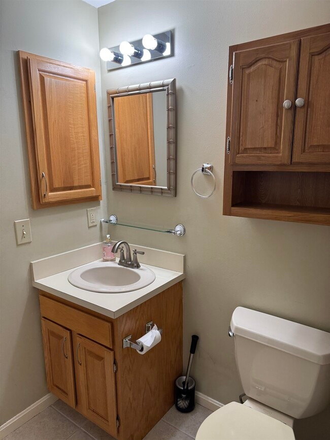 Building Photo - 16 Highbridge Hill Rd