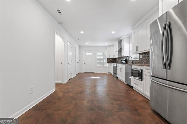 Building Photo - 1000 Palmetto Ave SW