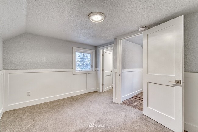 Building Photo - 1016 S 37th St