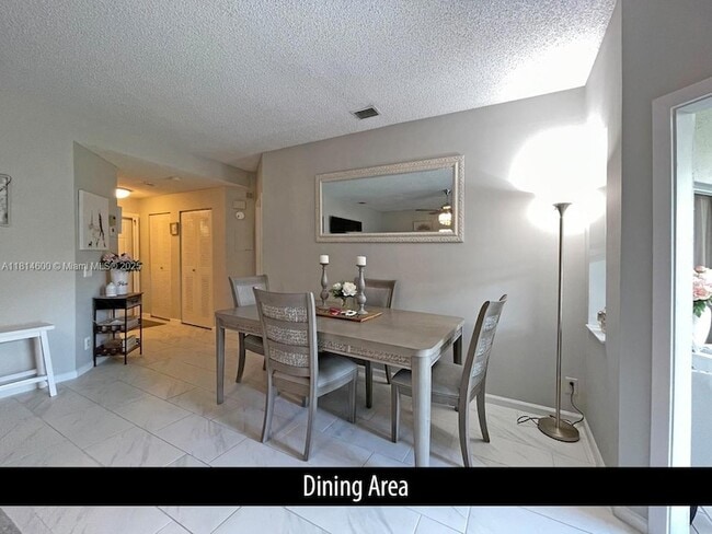 Building Photo - 6735 Via Regina