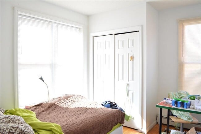 Building Photo - 58 Mansfield St