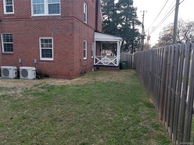 Building Photo - 301 N Capitol Pkwy