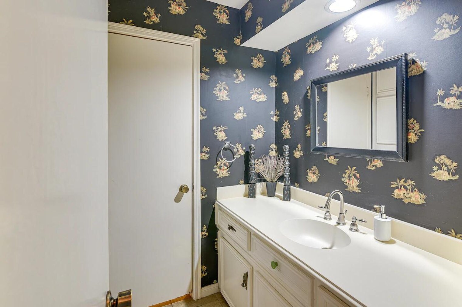 Building Photo - 18654 Martinique Dr