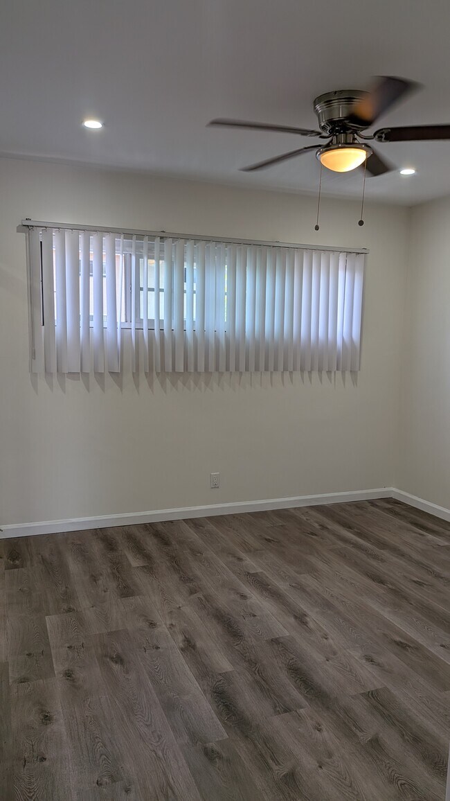 Building Photo - 3600 W 139th St