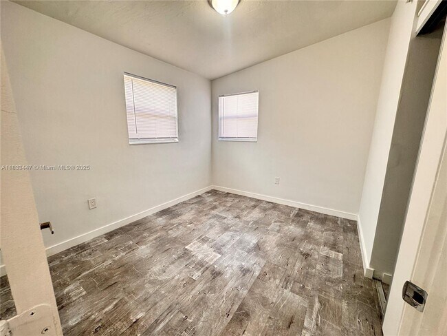Building Photo - 3501 SW 41st St