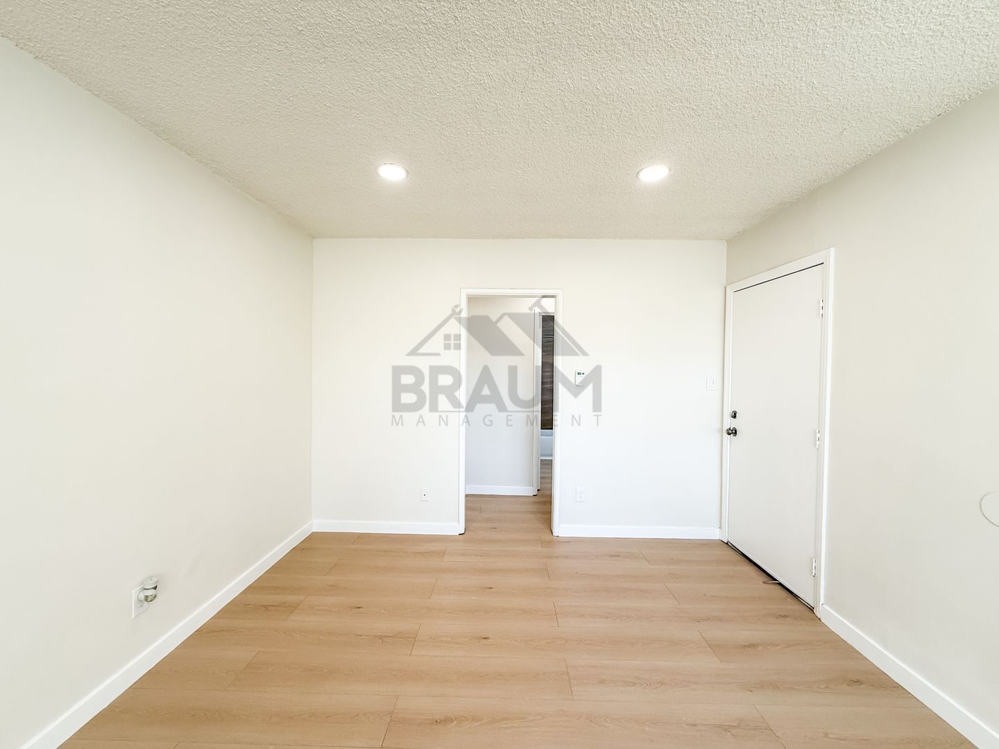 Building Photo - 6336 Tujunga Ave