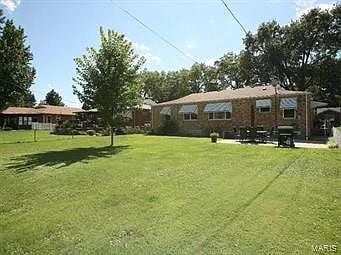 Building Photo - "Charming 3-Bedroom Retreat with 2 Full Baths in Prime Saint Louis Location - 1537 Sq Ft of Comfo...