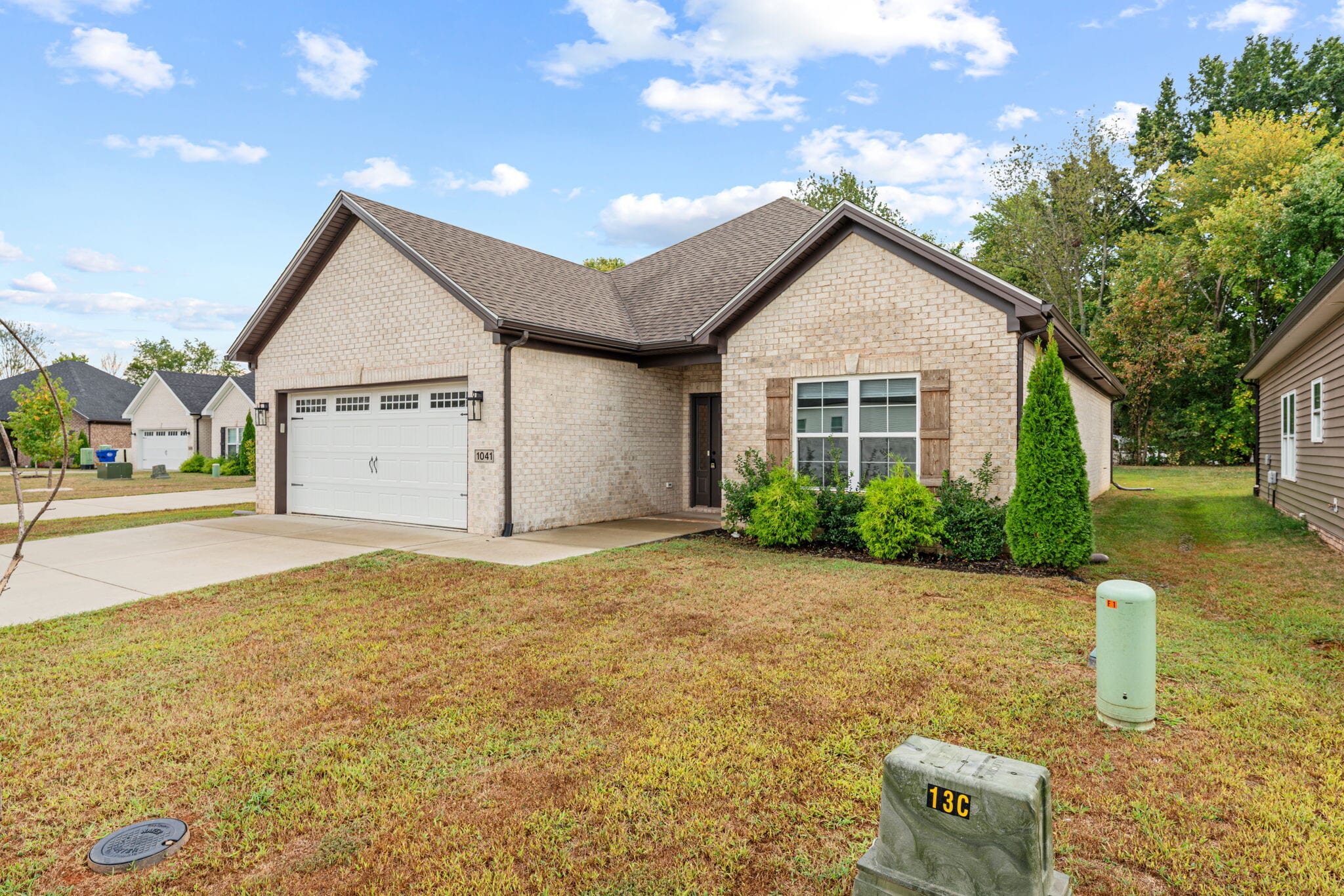 Building Photo - 1041 County House Ln