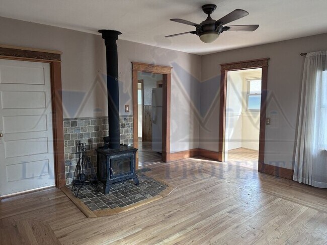 Building Photo - 911 S 9th St