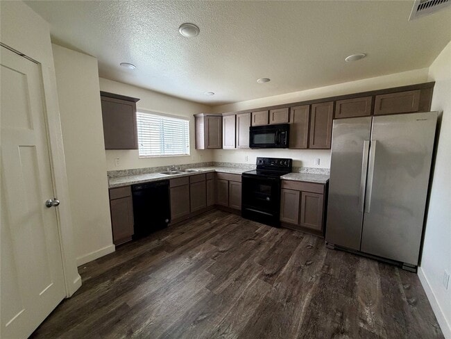 Building Photo - 21155 Gosling Rd