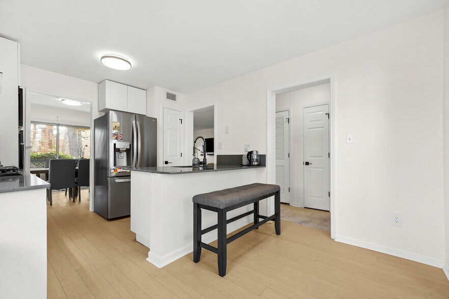 Building Photo - 1242 Weatherstone Dr NE