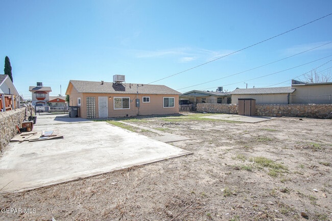 Building Photo - 6205 Tesuque Dr