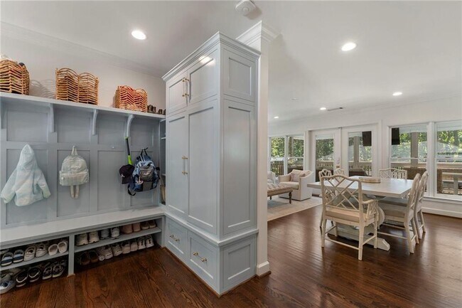 Building Photo - 4770 Chatworth Ct NE