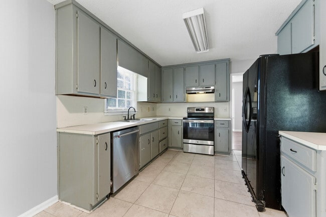Building Photo - 50 Willowbrook Ct
