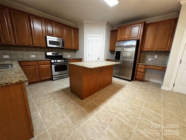 Building Photo - 15628 Sullivan Ridge Dr