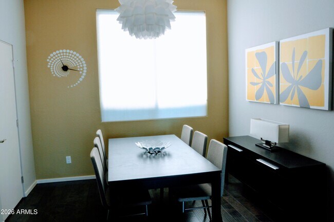 Building Photo - 516 E Ames Pl