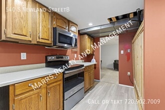 Building Photo - 540 S Newland St