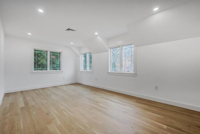 Building Photo - 54 Spywood Rd