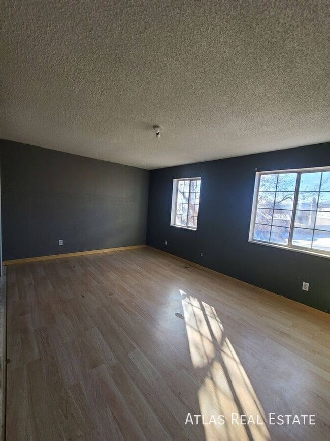 Building Photo - 9327 W Nova Ave