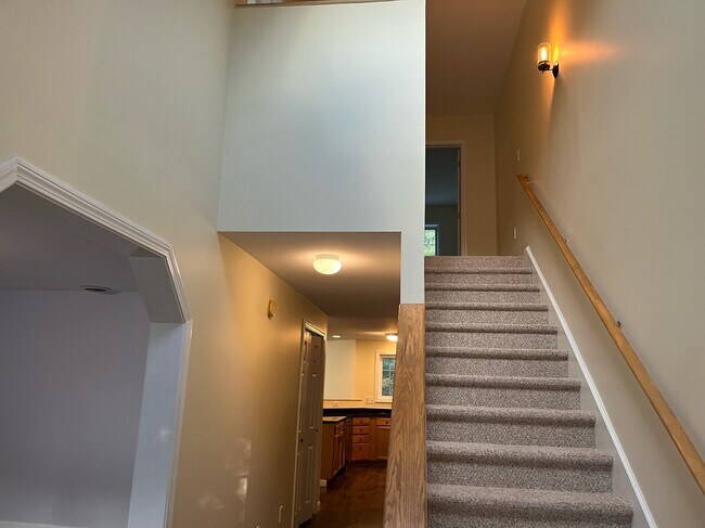 Building Photo - 14 Ledges Ct