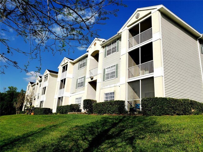 Building Photo - 4240 Summer Landing Dr
