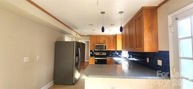 Building Photo - 2015 Glouchester Cir