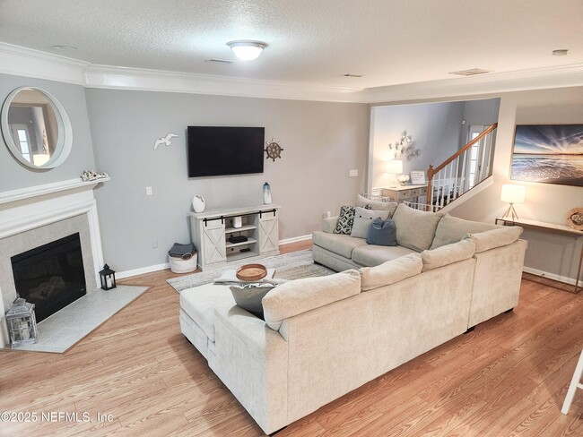 Building Photo - 3857 Lionheart Dr