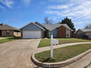 Building Photo - (3) Bed/(2) Bath in NW Norman Avail NOW!