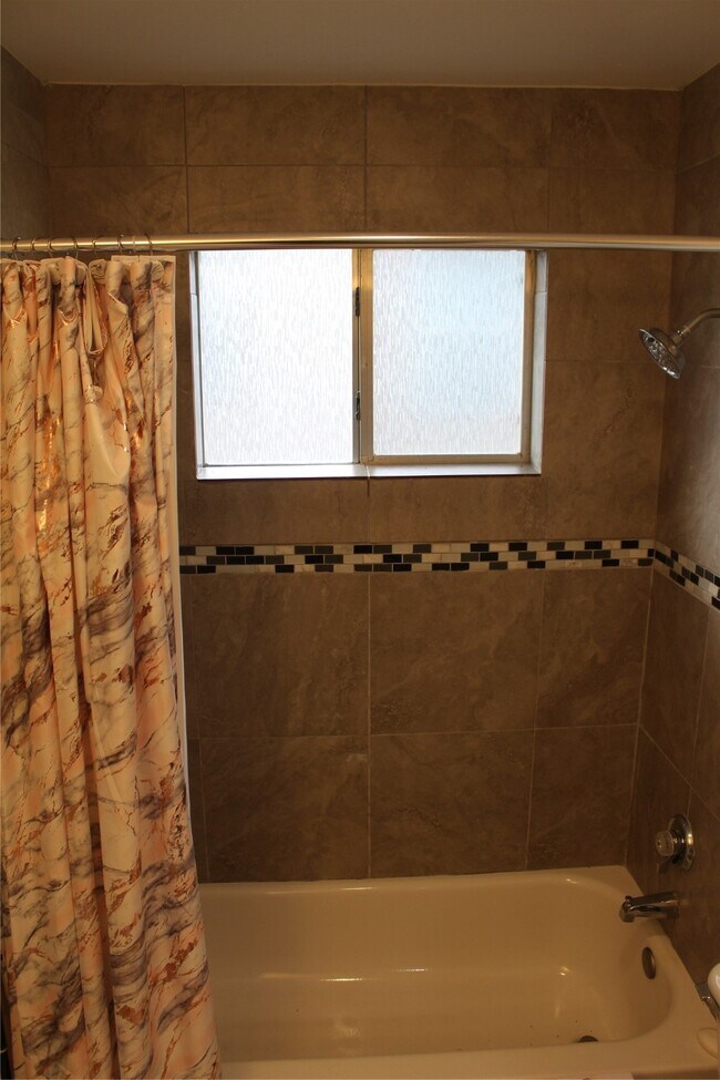 Building Photo - 2614 Cleburne St