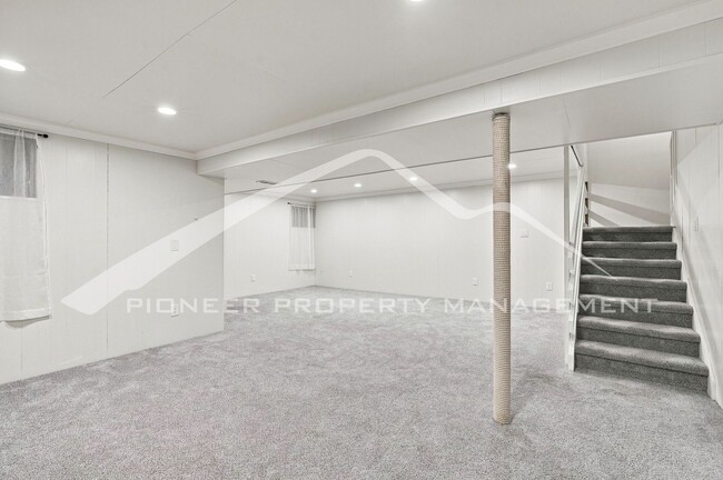 Building Photo - 2598 S Vaughn Way