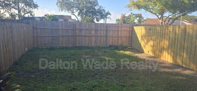 Building Photo - 2045 Sunset Grove Ln