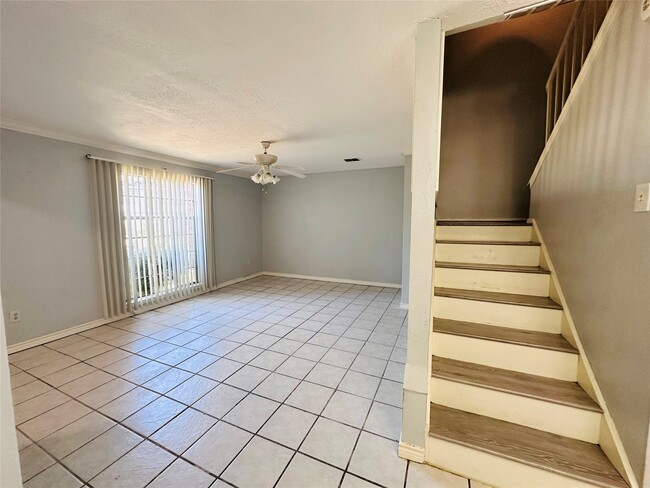 Building Photo - 7285 Chasewood Dr