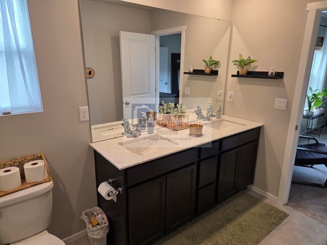 Building Photo - Check Out This Beautiful 4 Bedroom, 2.5 Bath Home!