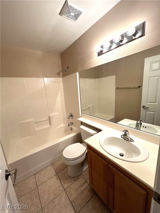 Building Photo - 7327 Laburnum St