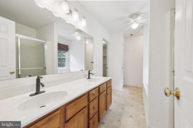 Building Photo - 11607 River Meadows Way