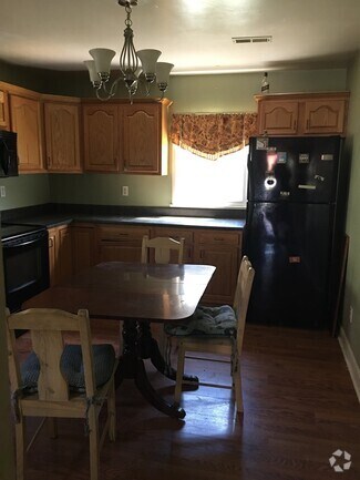 Building Photo - 2 Bedroom Rancher in Dunbar