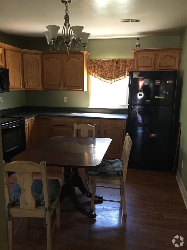 Building Photo - 2 Bedroom Rancher in Dunbar