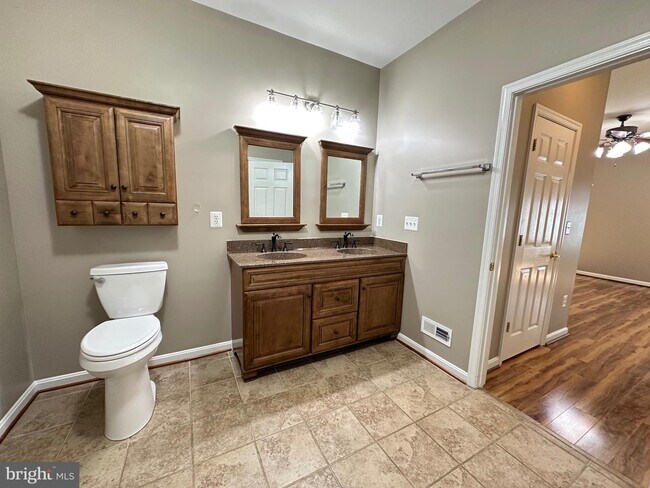 Building Photo - 6504 Feather Edge Court