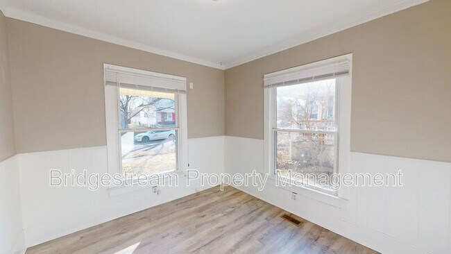 Building Photo - 2029 Brookline Ave