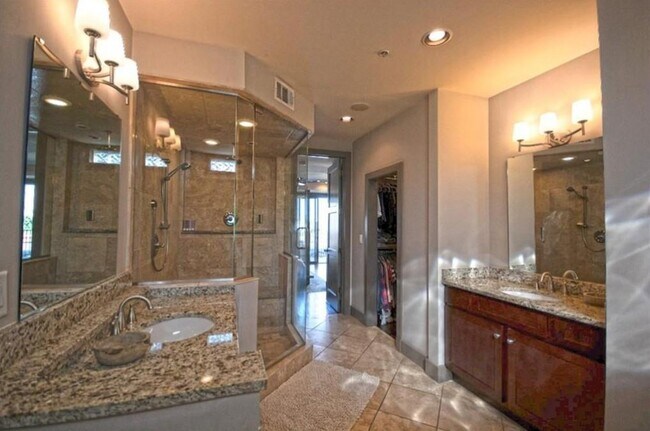 Building Photo - 320 Peters St SW