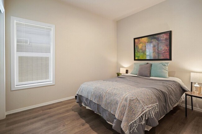 Building Photo - 3 Bed 2 Bath Brand New - Single level