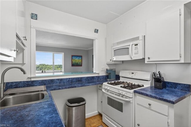 Building Photo - Algonquin Park