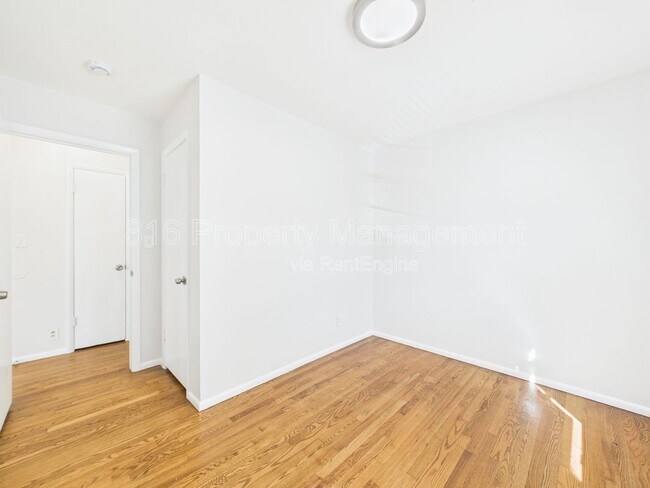 Building Photo - 7800 E 91 St