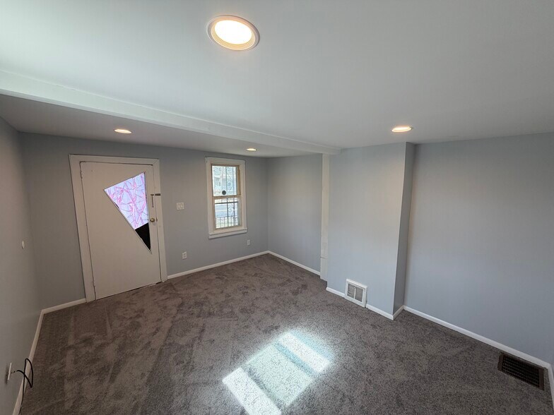 Building Photo - 1614 Kings Hwy