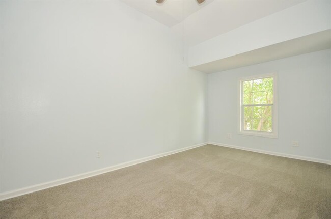 Building Photo - 5303 Lost Forest Dr