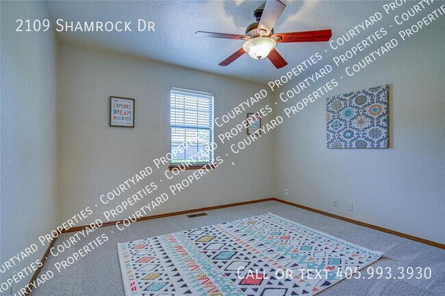Building Photo - 2109 Shamrock Dr