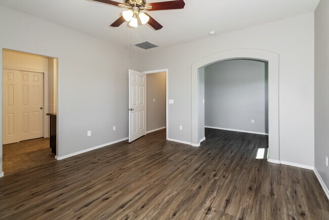 Building Photo - 4149 E Coolbrooke Dr